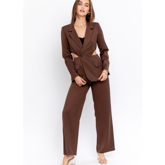 Le Lis Brown Pleated Wide Leg Long Pants, Large - Picture 6 of 7